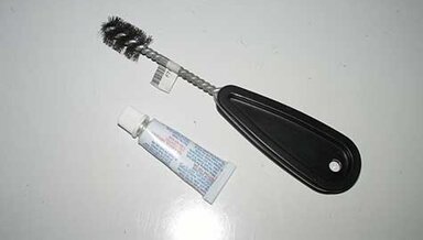 Light Bulb Socket Cleaning Kit