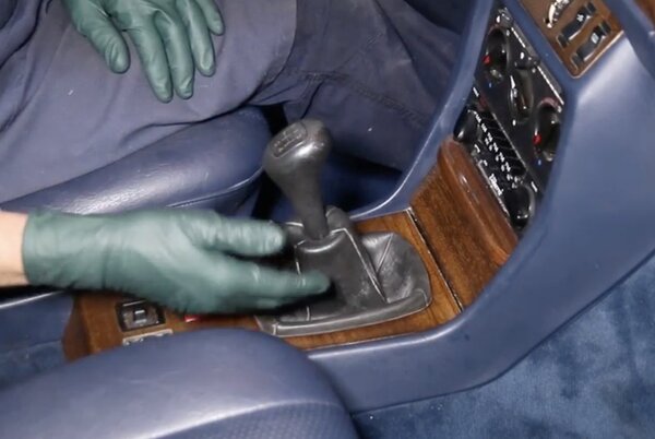 Mercedes 240d sales manual transmission