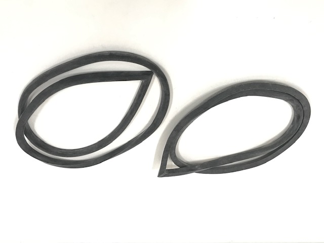 W123 Sedan And Coupe Tail Light Rubber Seals X 2 Product Mercedessource Com