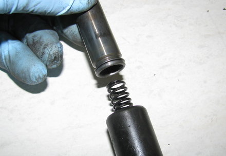 Installing outlet timing chain