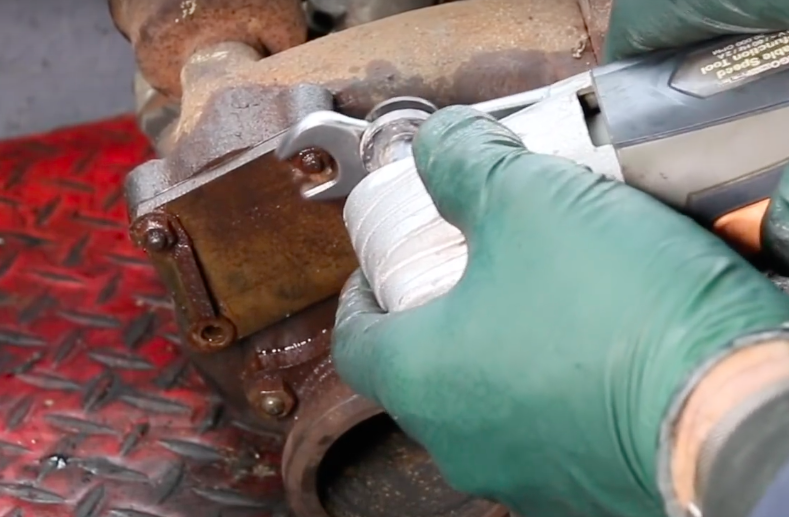 Kent's Secret Weapon in the Fight Against Removing Rusty Nuts and Bolts ...