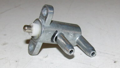 Diesel steering lock vacuum valve