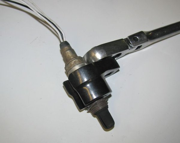 Oxygen 02 Sensor Removal | Engine Problem | MercedesSource.com