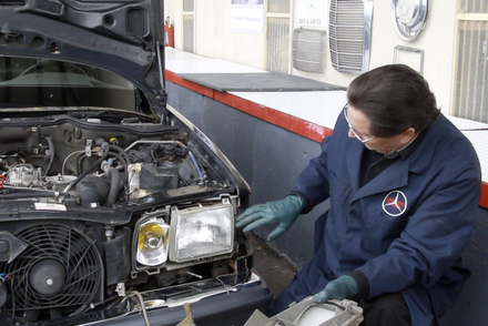 126 Headlight Removal - On Demand Video Instruction