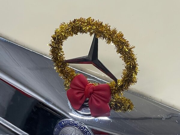 メルセデスベンツ  クリスマスリース Hood Star Christmas Wreath Kit - Multiple Colors Now Provided