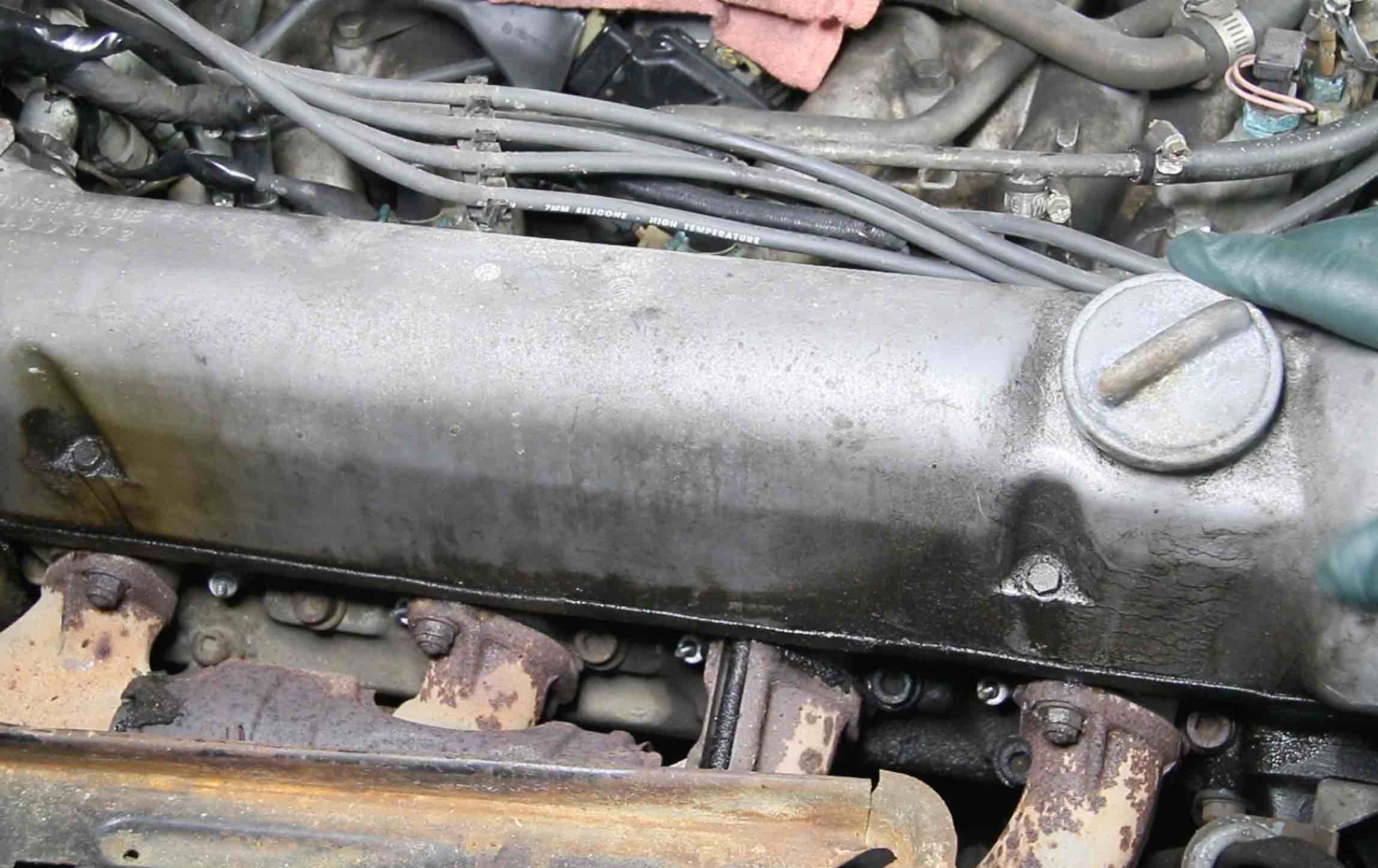 engine valve cover gasket leak