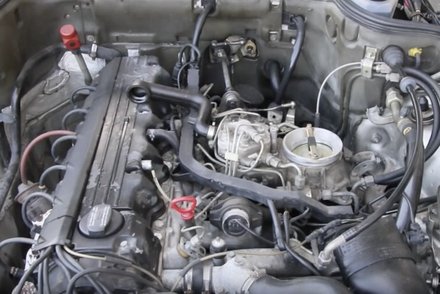 Mercedes w126 Air Hose Idle Control Valve 2 Distributor benz r107 107