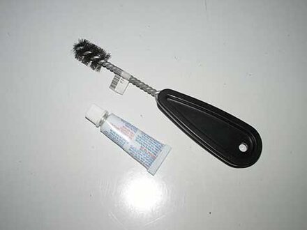 Light Bulb Socket Cleaning Kit