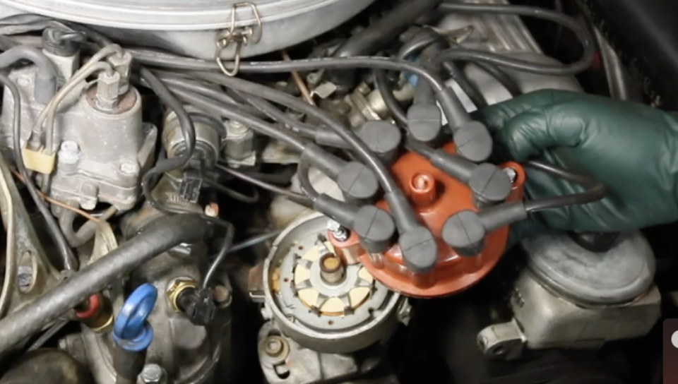 How to Replace the Older V8 Distributor Cap and Rotor - On