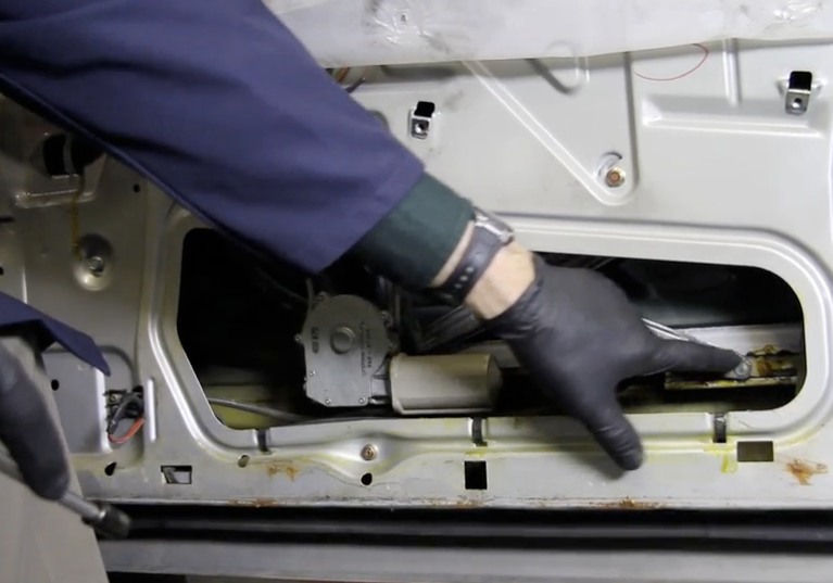 Details about   4x Sliding Shoe window regulator repair kit for Mercedes W126 SE SEL show original title