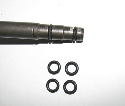 Oil filter housing shaft seals