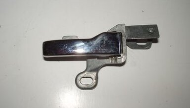 123 Inside RH chrome door pull
