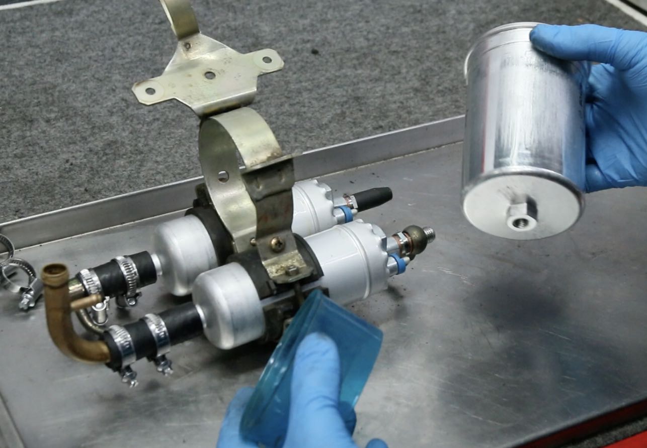 1986 to 1991 R107 and W126 Fuel Delivery Overhaul Kit Installation