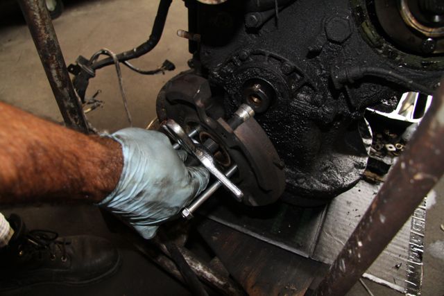 Mercedes 300d harmonic balancer