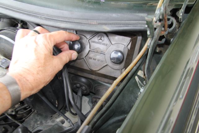 w123 fuse box wiring diagram database Mercedes C240 Fuse Box Diagram removing a w123 fuse box cover electrical problem mercedessource com mercedes benz w123 fuse box location