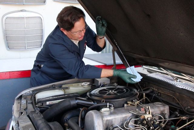 How To Check Automatic Transmission Fluid >> Measuring Automatic Transmission Fluid Level ... How To Check Automatic Transmission Fluid >> Measuring Automatic Transmission Fluid Level ...
